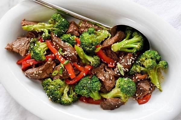 Broccoli and beef salad